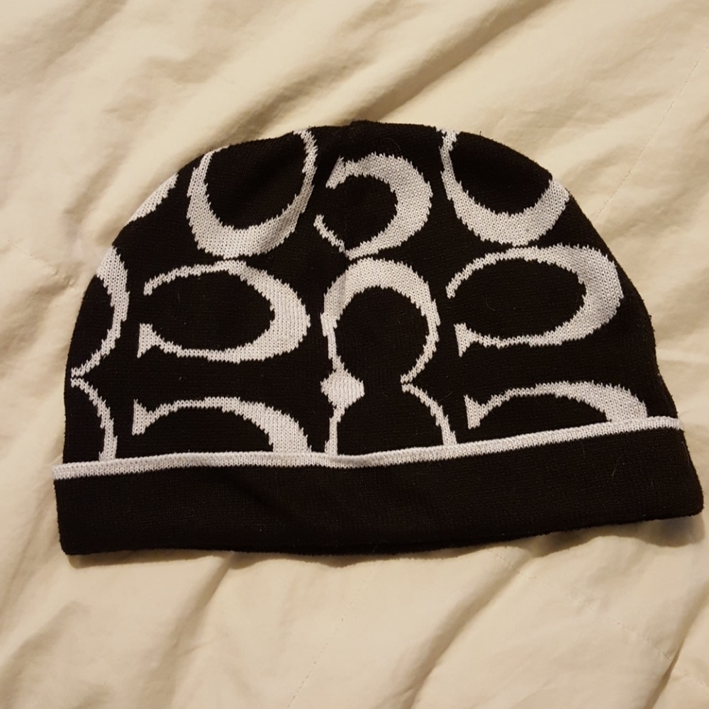 🖤Black &White COACH beanie! 🖤